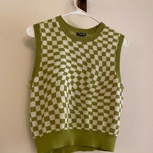 Checkered green cropped sweater vest